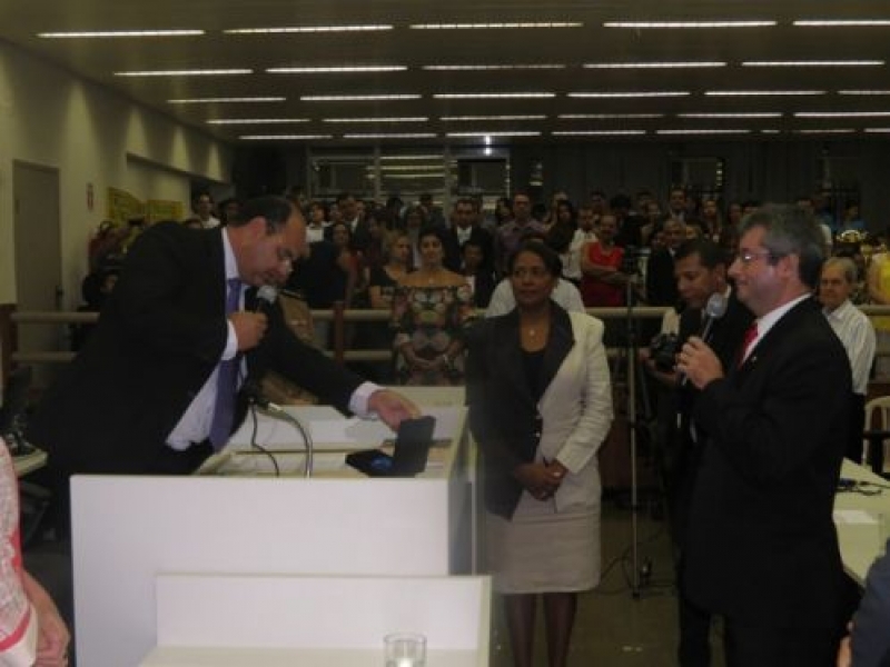 Entidades prestam homenagem ao Promotor Lélio Calhau