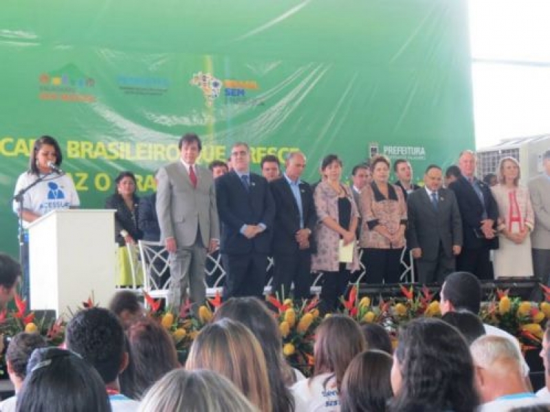 Presidente Dilma visita Governador Valadares