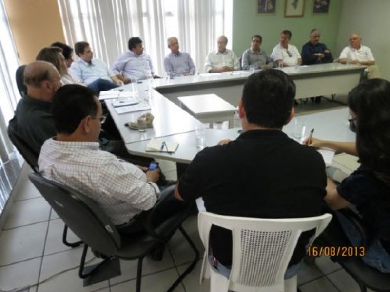 Sindicomércio participa de reunião na Prefeitura para discutir a situação do Aeroporto