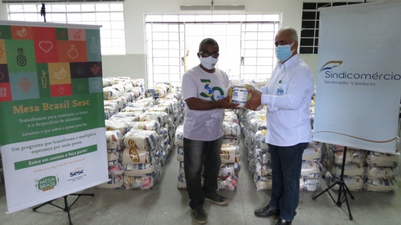Sindicomércio realiza doação de 750 cestas básicas